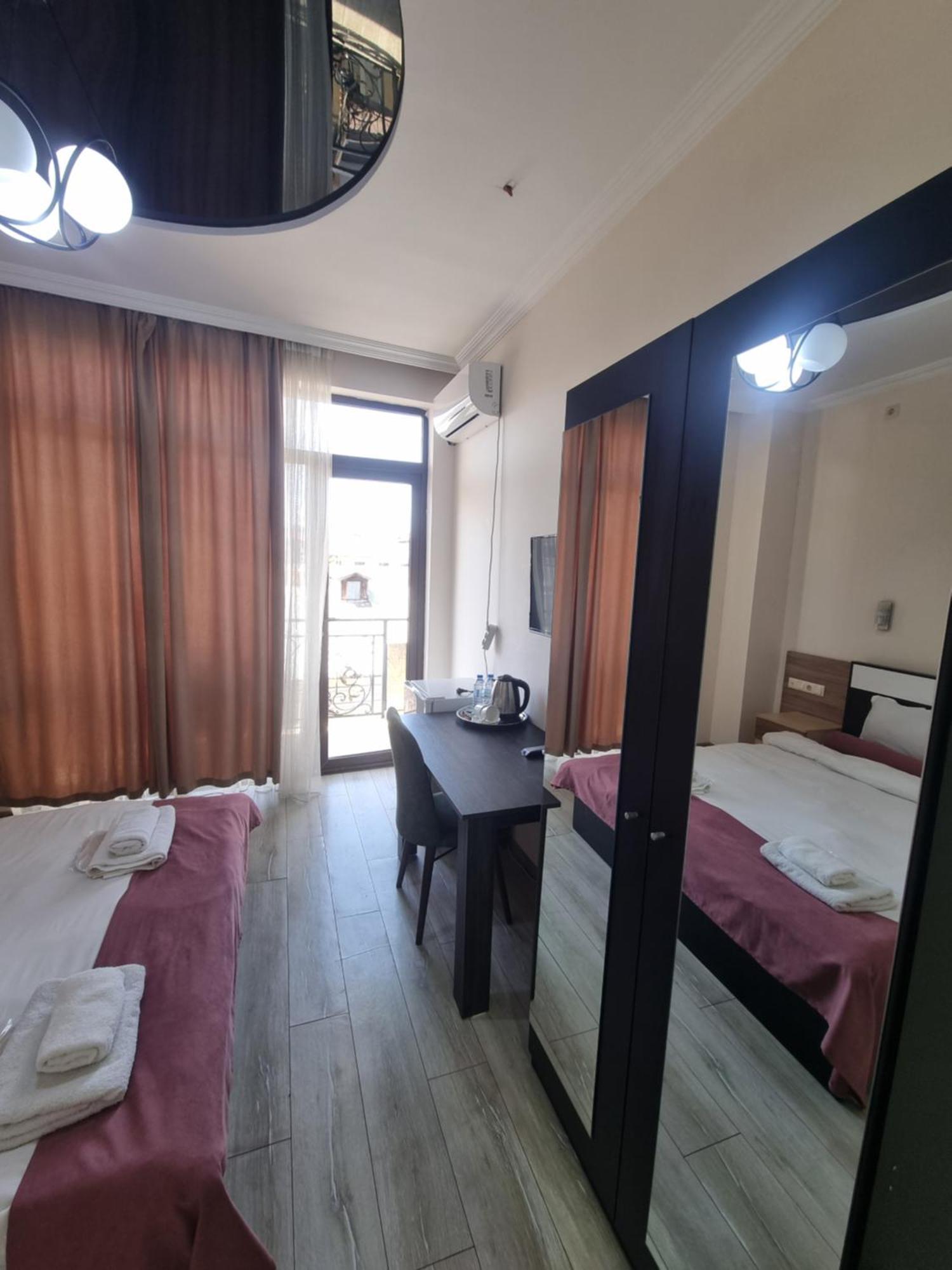 Mahali Hotel Batumi Exterior foto